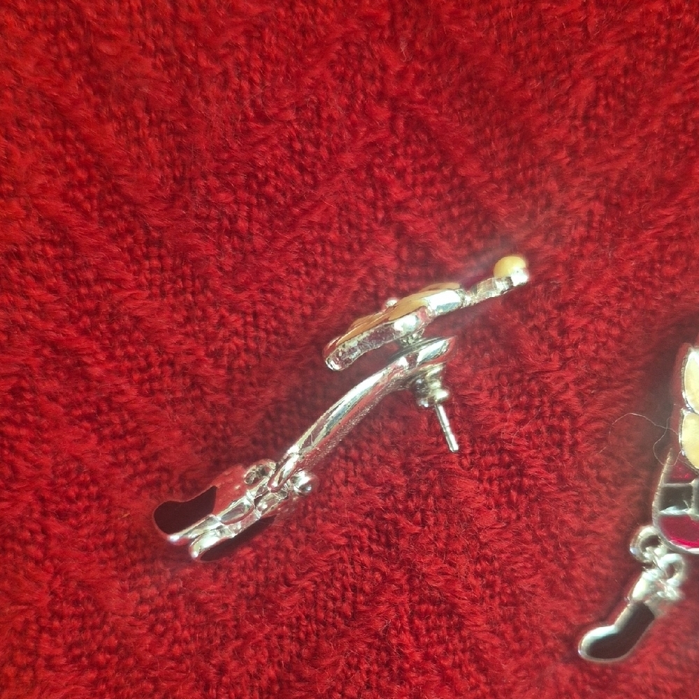 Santa Earrings with Dangling Boots & Moveable Head - Picture 2 of 6